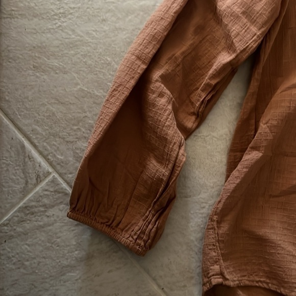 Dylan XS Poets blouse NWT gorgeous brown color - Picture 3 of 8